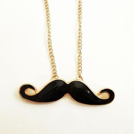 Colar Bigode